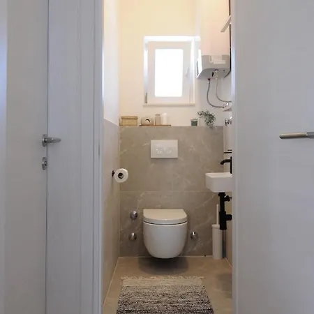 Pina&yucca I Luxury Apartment, Walk To The Beach! * Trogir