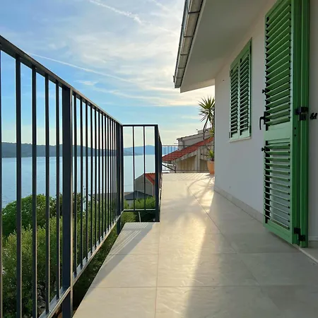 Pina&yucca I Luxury Apartment, Walk To The Beach! Apartment Trogir